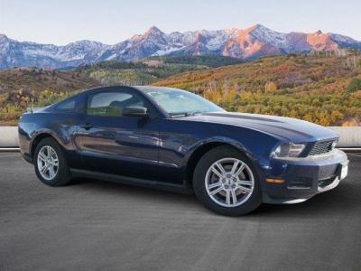 Blue Ford Mustang, 2010